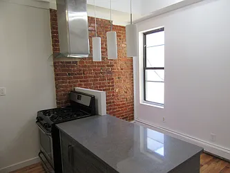 Rented by Lucky Apt Inc