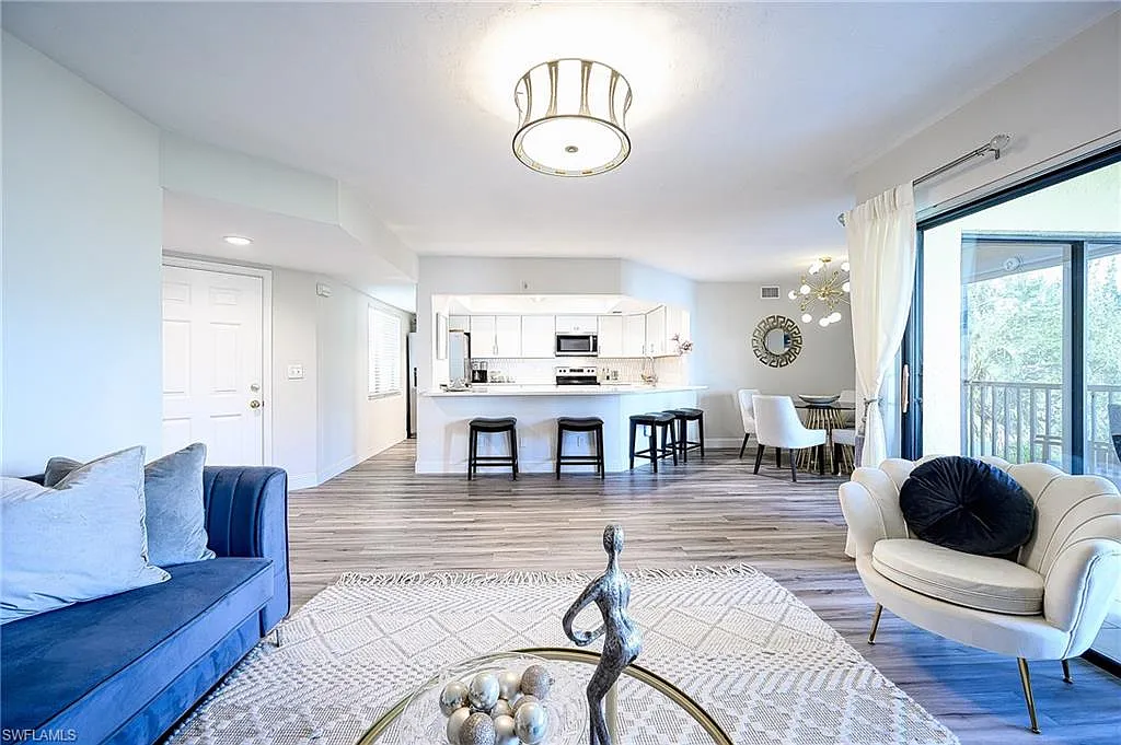 2 bed, 2.0 bath, 1350 sqft, $7,800 — Photo 1