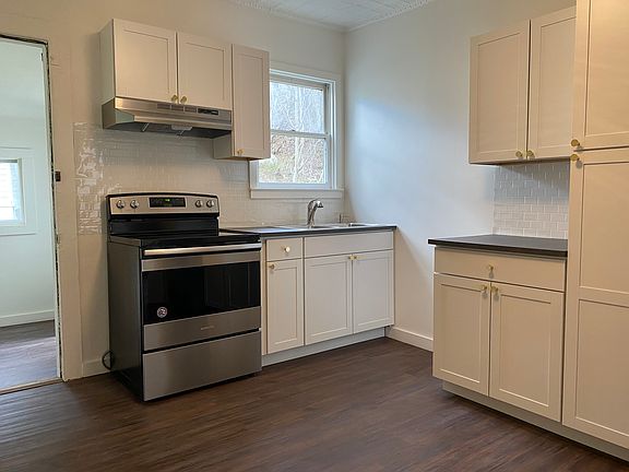 3rd image of 1465 Creek Locks Rd APT 2