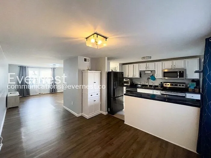 6405 Loch Crest Ct — Photo 3