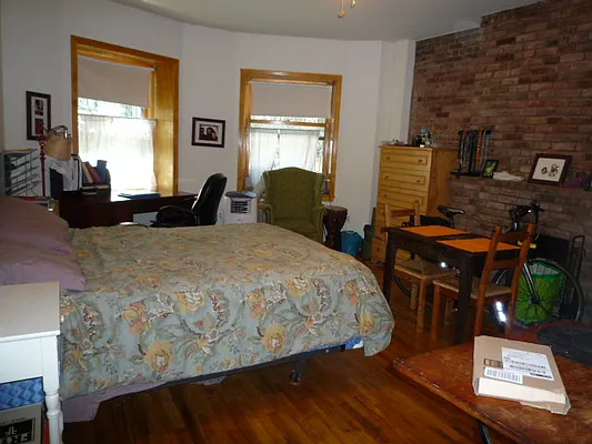 Rented by New Yorker Realty | media 19