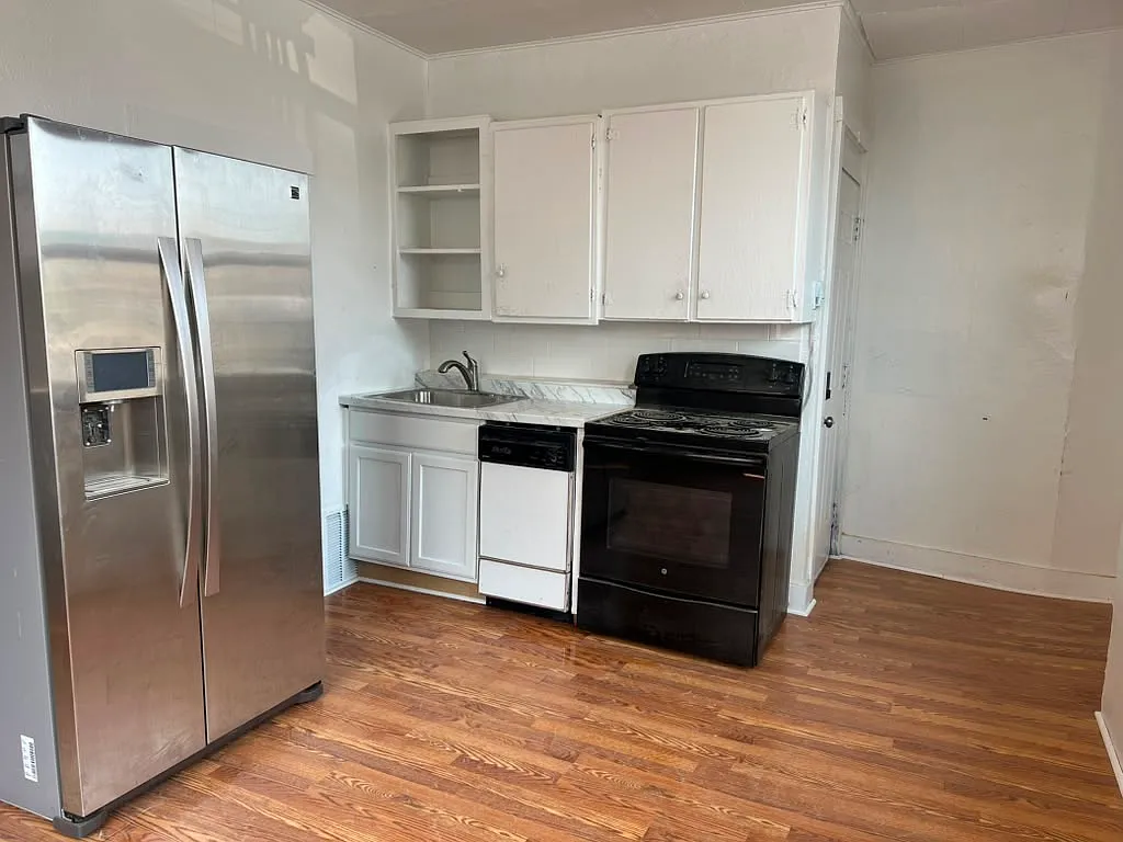 Studio, 500 sqft, $849 — Photo 1