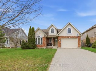14 Parkside St, Mapleton, ON N0G1P0