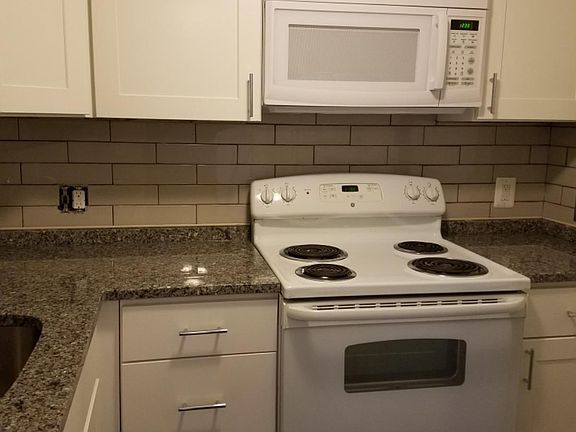 2nd image of 524 Putnam Ave #15A