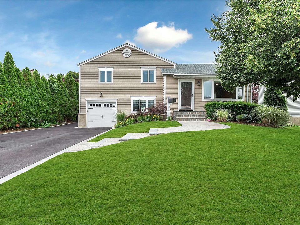 1st image of 35 Forest Dr