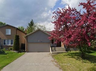 292 Plymouth Trl, Newmarket, ON L3Y 6G7