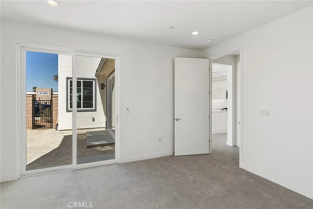 5 bed, 4.5 bath, 2537 sqft, $4,000 — Photo 3