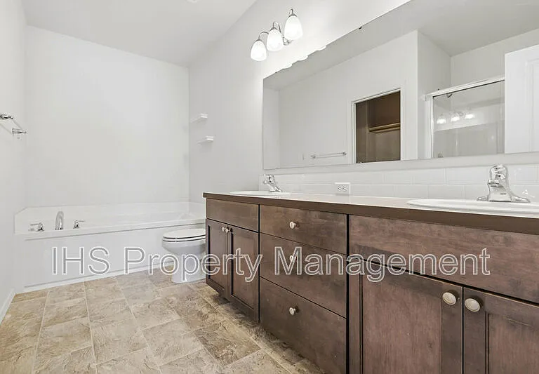 1918 Elm Pl — Photo 17