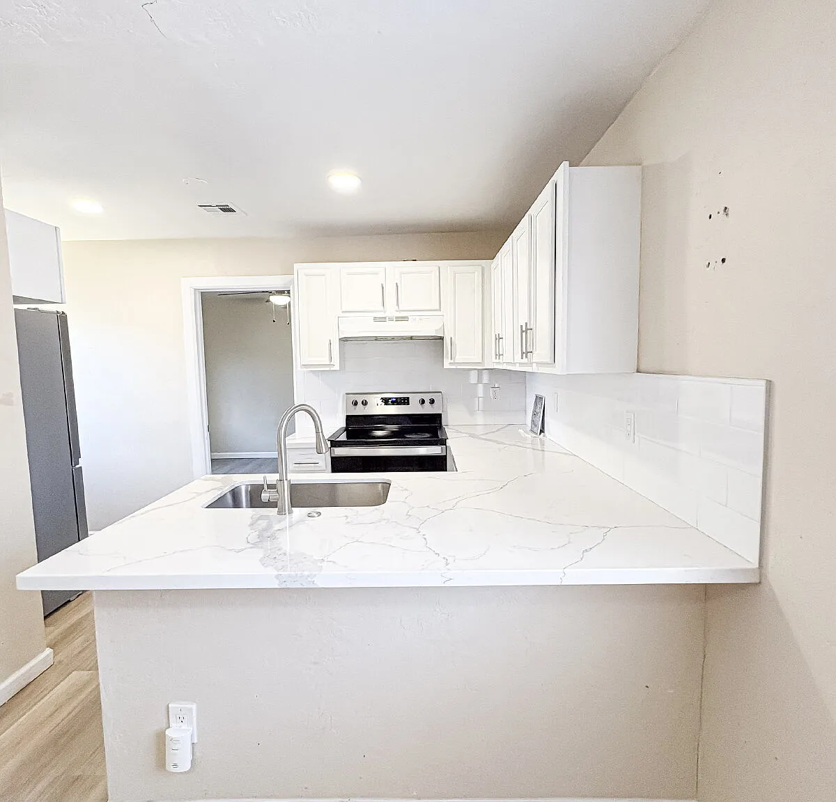 2 bed, 1.0 bath, 600 sqft, $1,300 — Photo 4