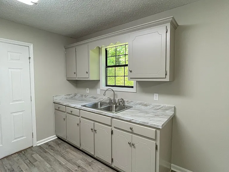 160 Guy Wilson Rd — Photo 13