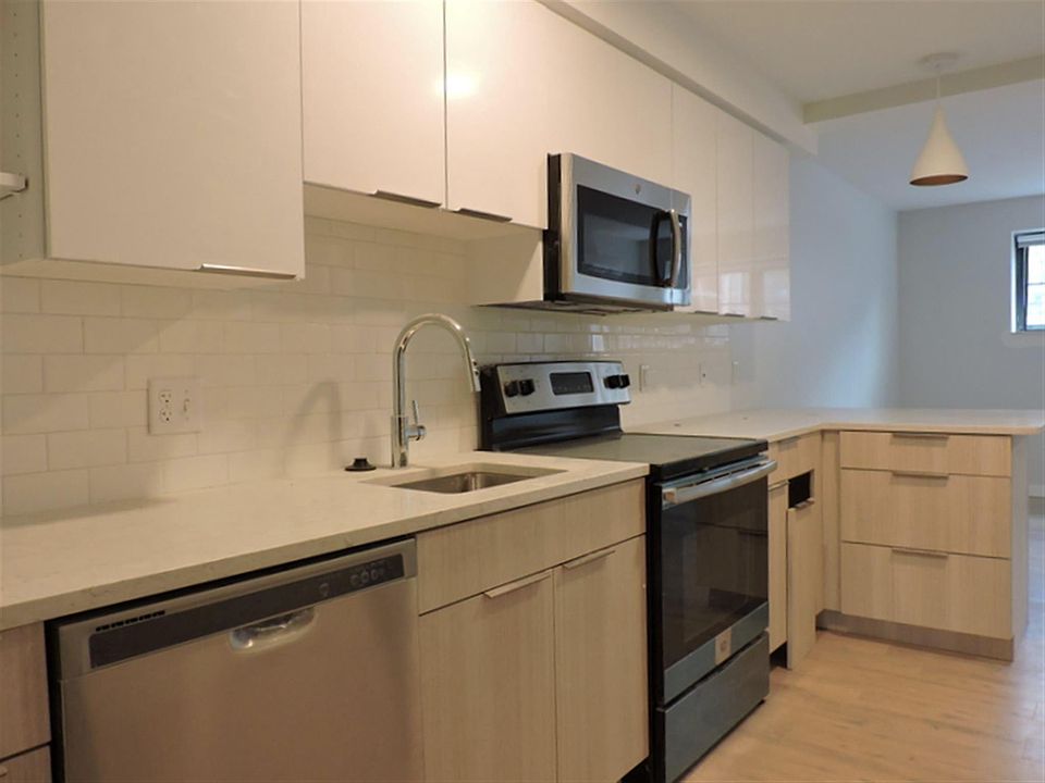 1st image of 8-12 Soden St #8