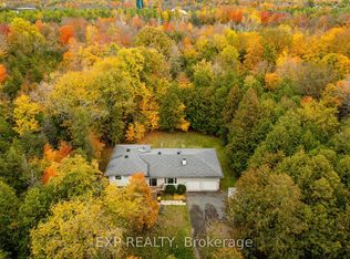 869 Rock Rd, North Grenville, ON K0G1T0
