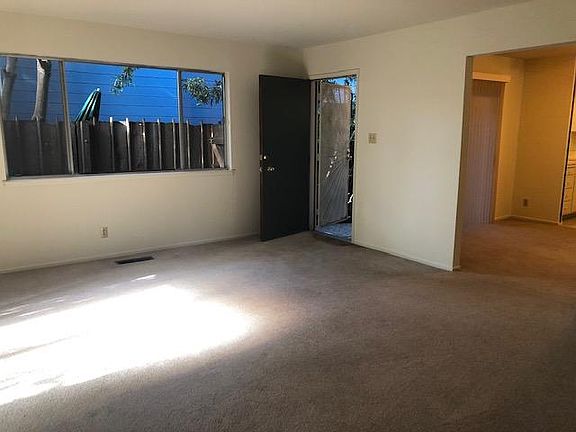 2nd image of 210 Cowper St