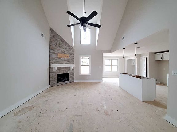 2nd image of 164 Easthaven Dr