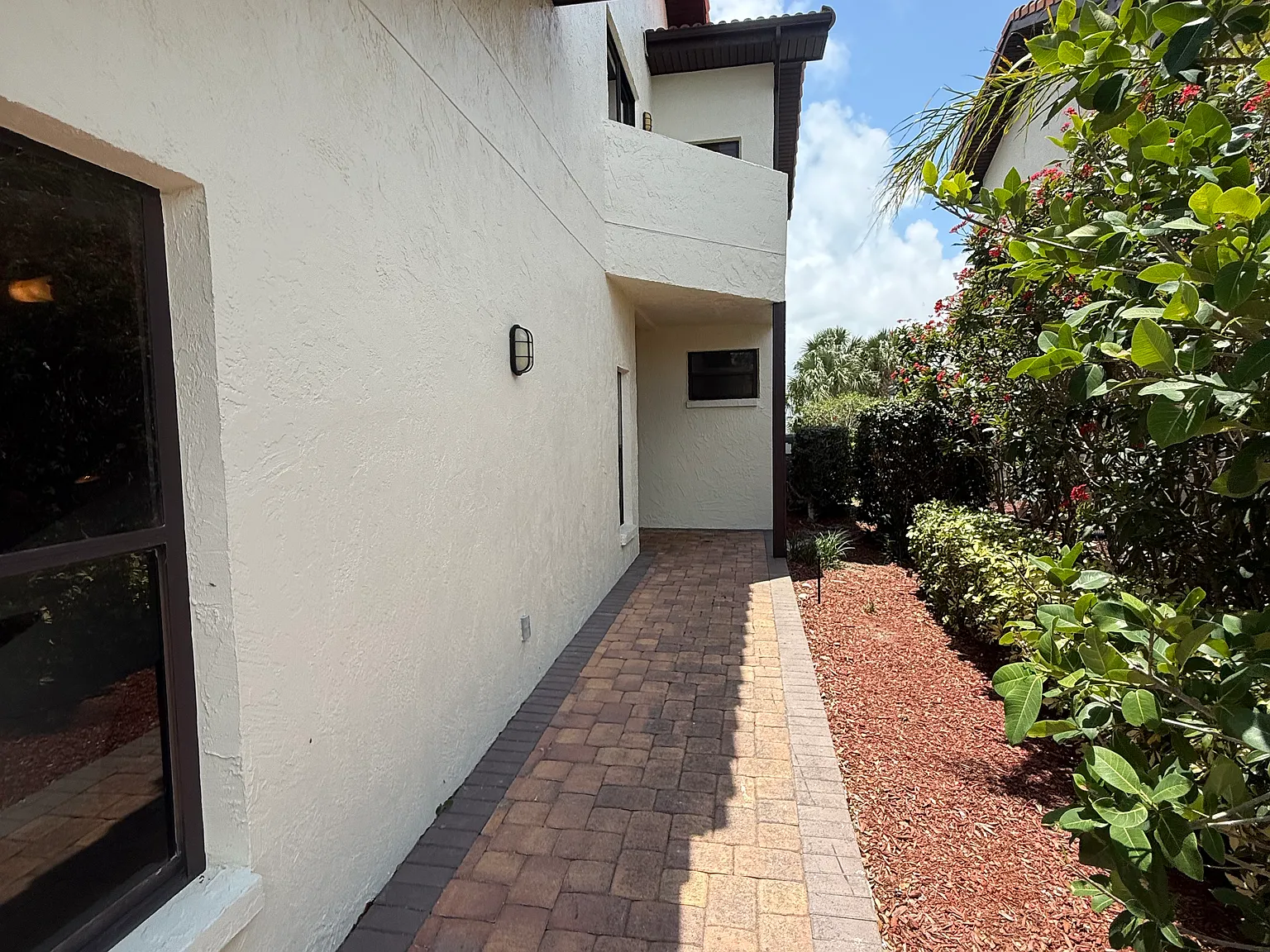2 bed, 2.5 bath, 1869 sqft, $3,500 — Photo 4