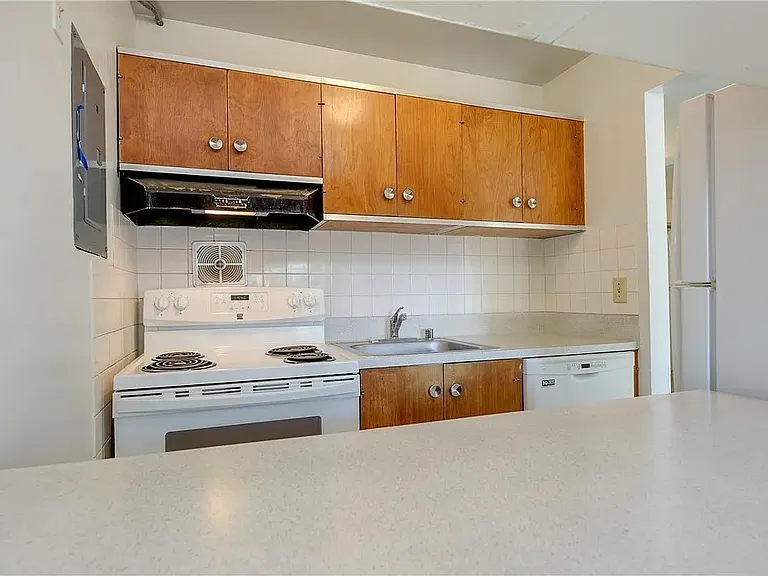 4735 22nd Ave NE #4 — Photo 3