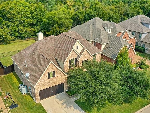 3rd image of 2720 Mountain Creek Dr