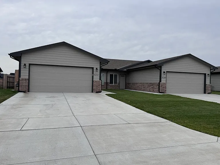 9243 E Fox Pointe Ct — Photo 18