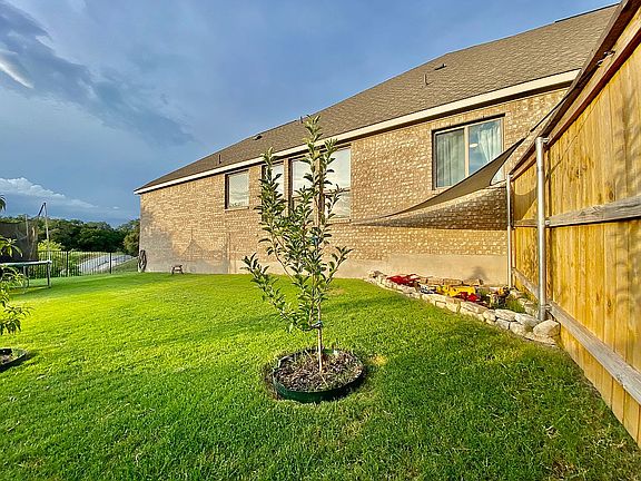 Ample outdoor space 
