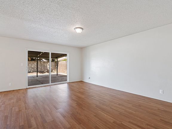 4th image of 12625 212th St