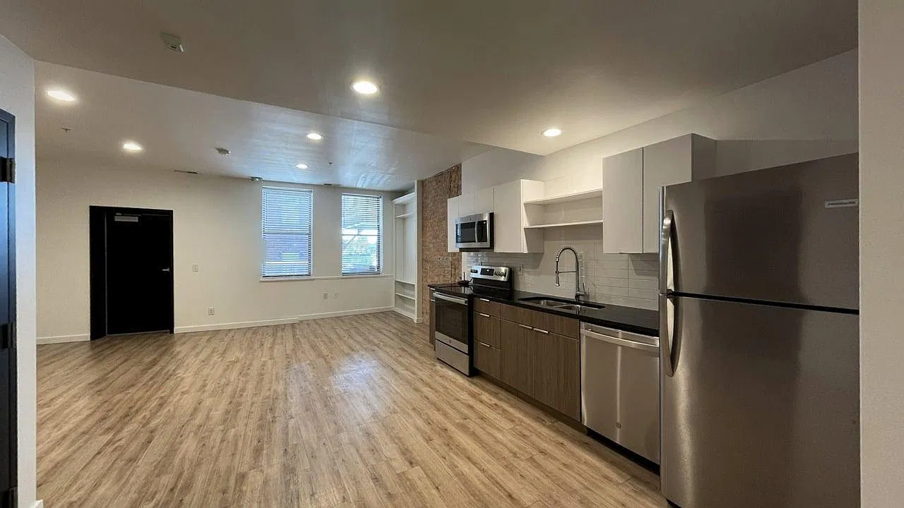 909 Madison Ave - Unit A — Photo 1