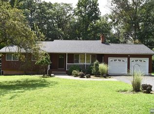 43 Forest Dr, North Haledon, NJ 07508