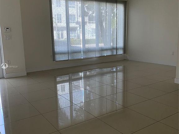 5th image of 10522 NW 66th St #10522