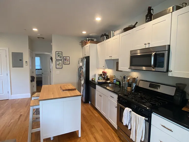 340 Gallivan Blvd #1 — Photo 4