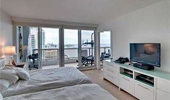 3rd image of 1717 N Bayshore Dr APT 3647