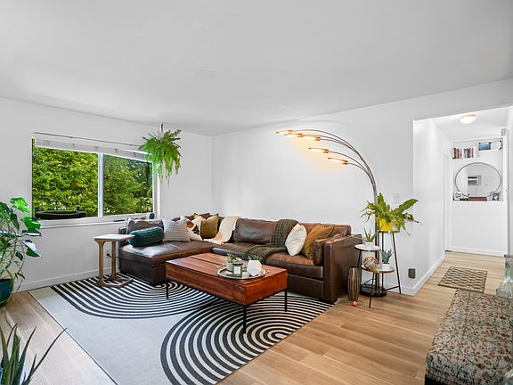 3rd image of 3670 NE 6th Ave #2