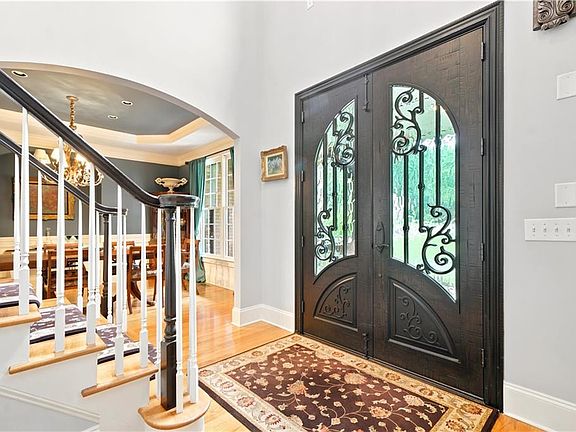 5th image of 135 Laurel Ridge Dr