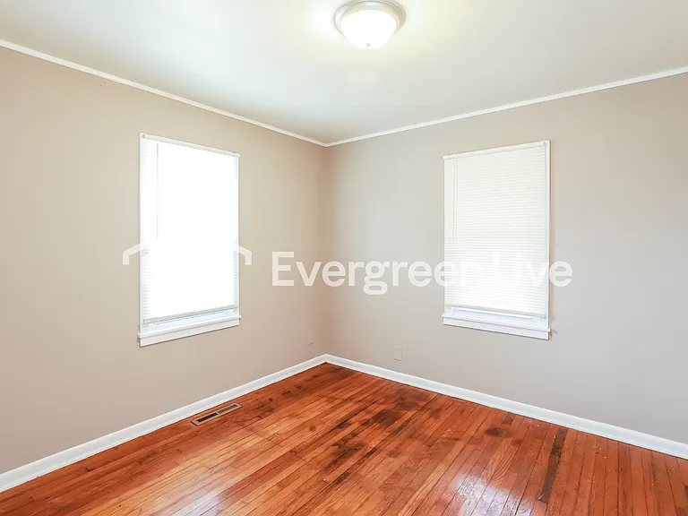 1329 Cheyenne St — Photo 13