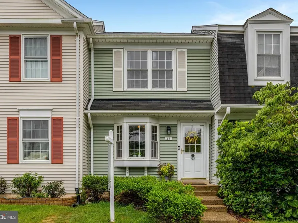 43 Southall Ct, Sterling, VA 20165
