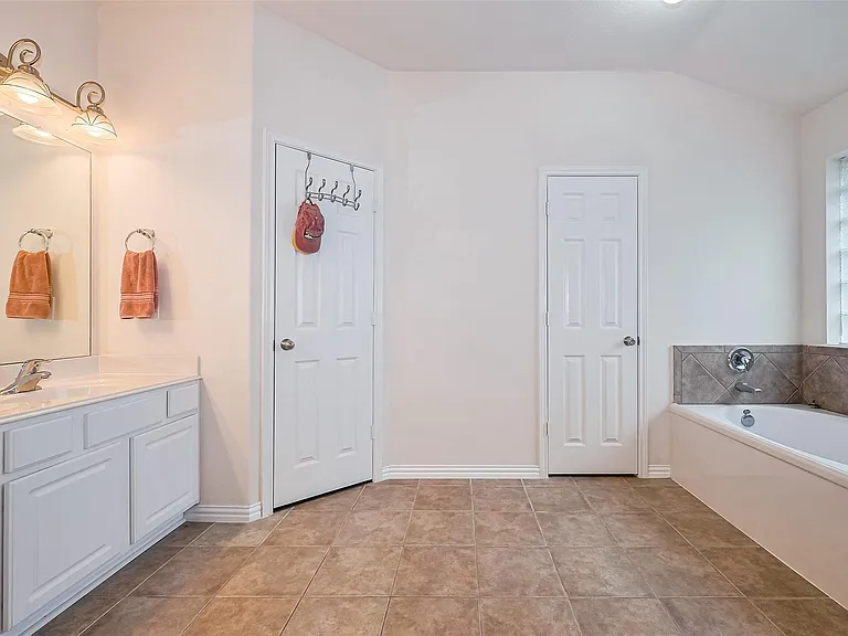1007 Casting Springs Way — Photo 32