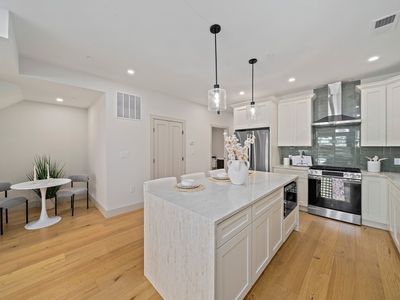 59 Falcon St #2, Boston, MA, 02128