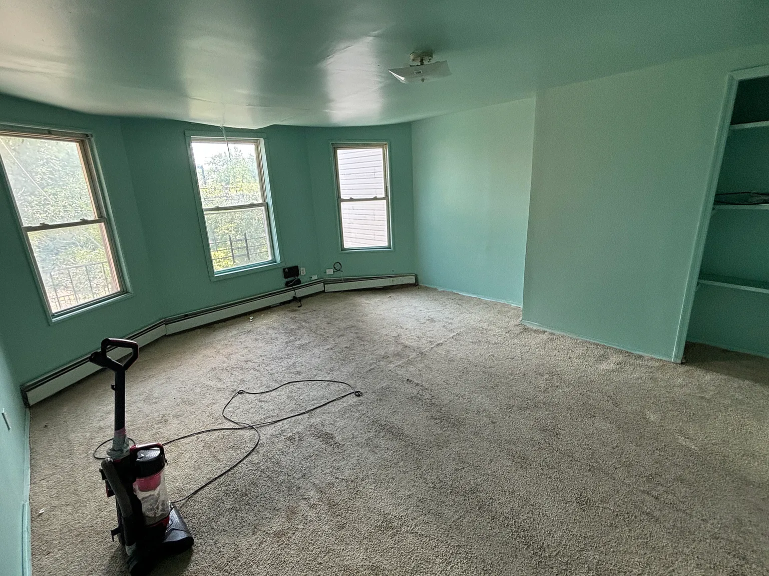 3 bed, $1,900 — Photo 3
