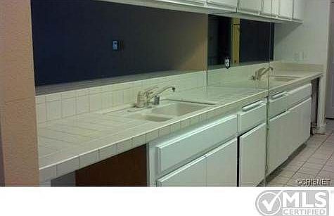 4th image of 1355 Loma Ave APT 203