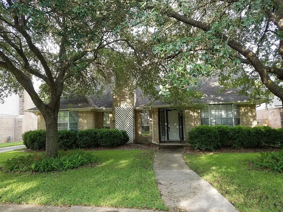 1st image of 4011 Ash Hollow Dr