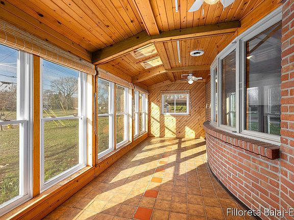 5th image of 5023 Creekview Dr SE