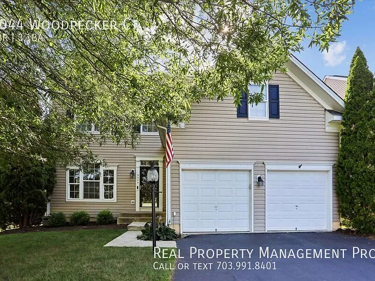 9044 Woodpecker Ct — Photo 1