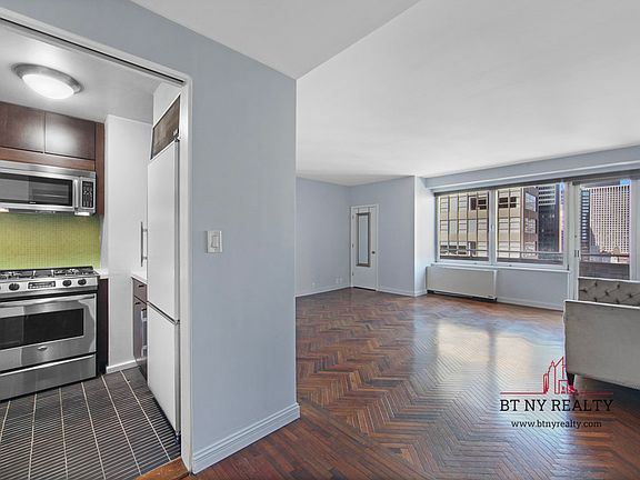 4th image of 216-218 E 47th St #20A