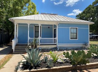 305 Hale St, Fredericksburg, TX 78624
