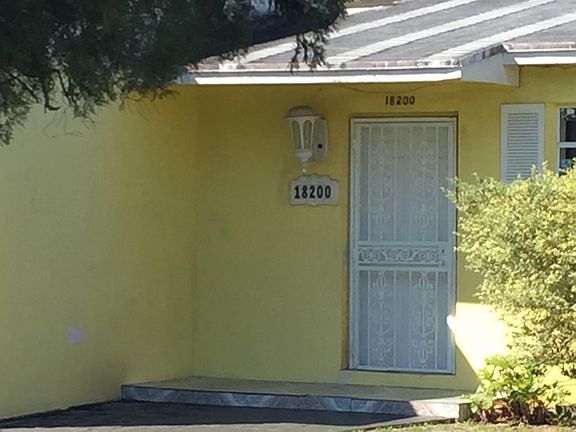 2nd image of 18200 NE 25th Pl