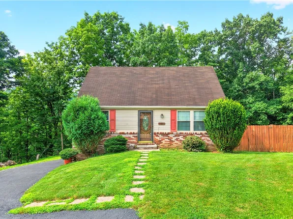 2645 Keats Dr, South Park, PA 15129