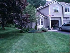 1st image of 10 Fairwood Dr