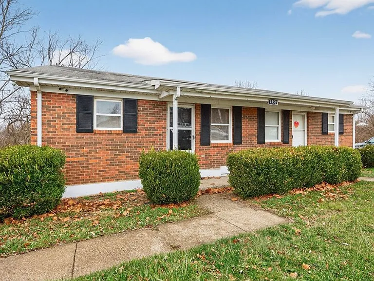 1350 Dix Dr #A — Photo 1