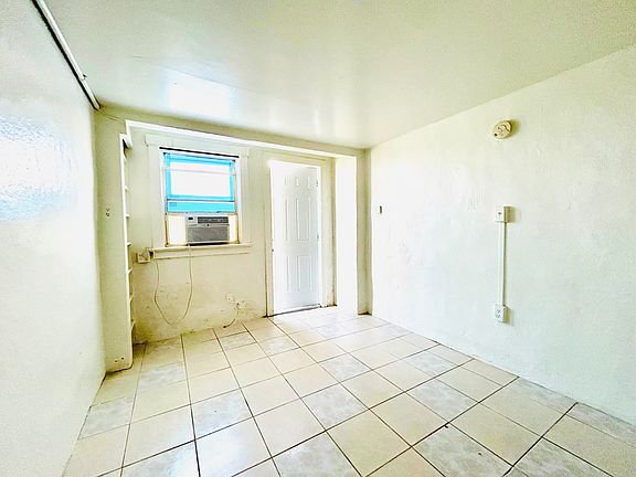 3rd image of 111 S Grandview Ave #9