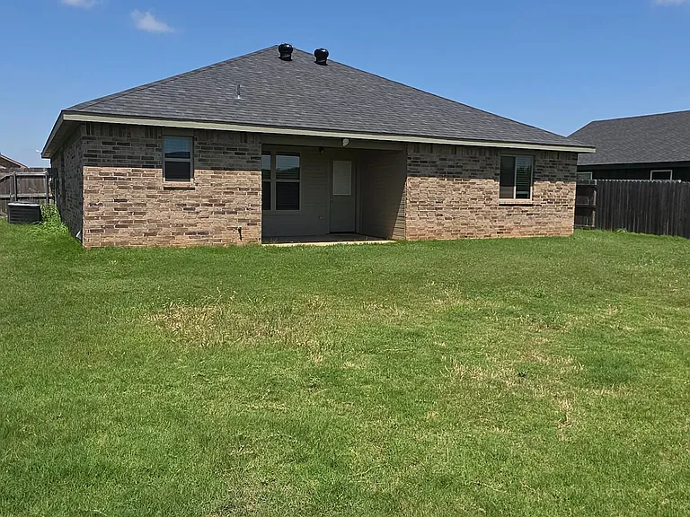 1831 Bandolero Rd — Photo 10