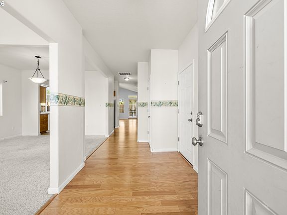 5th image of 614 Burghardt Dr