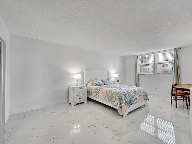 1401 S Ocean Dr #304 — Photo 15